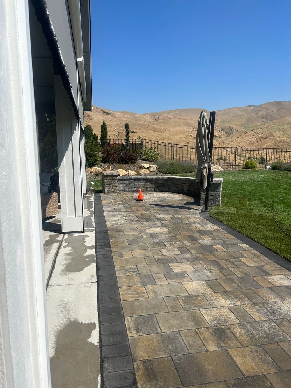 Gallery photos for Paver Patio/ Fire Feature & Seat Wall : Image #1
