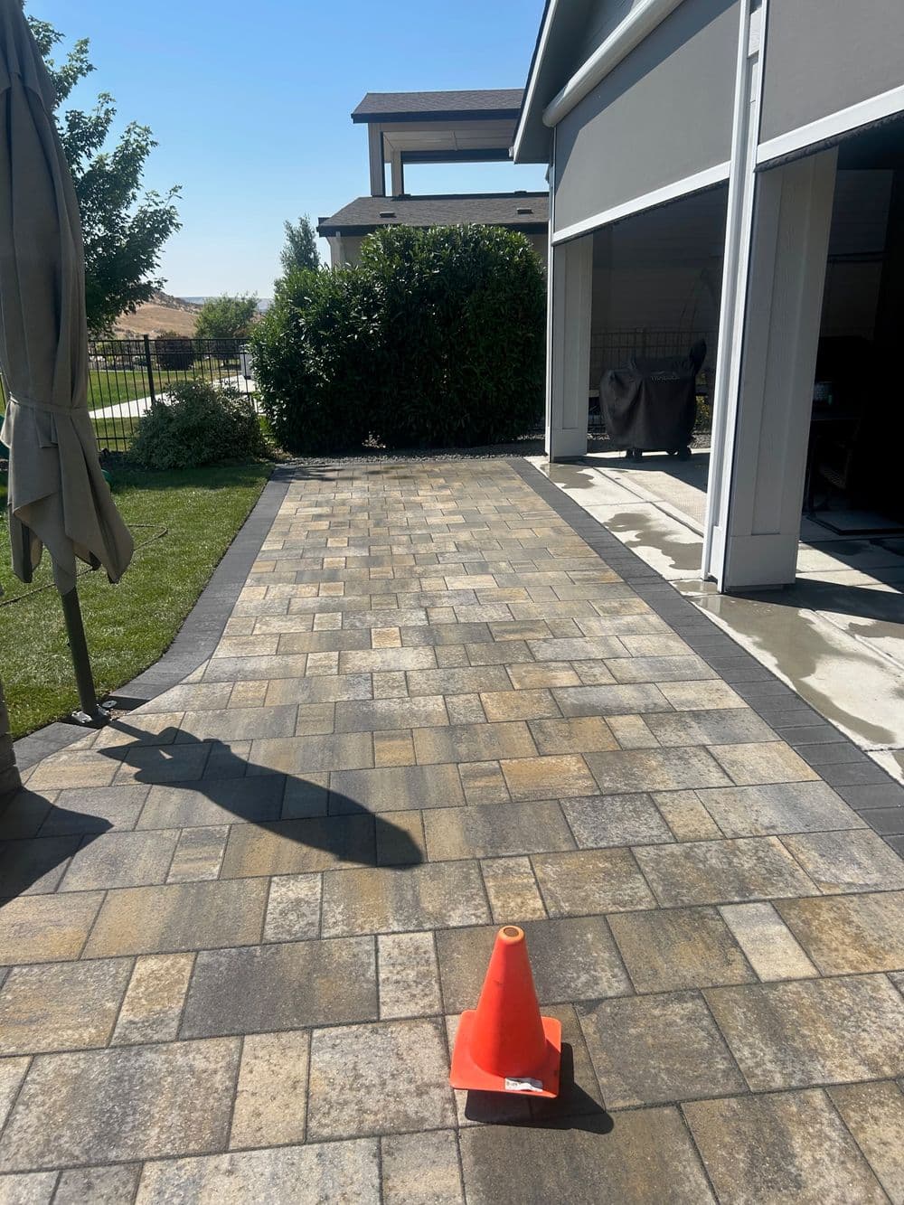 Gallery photos for Paver Patio/ Fire Feature & Seat Wall : Image #2