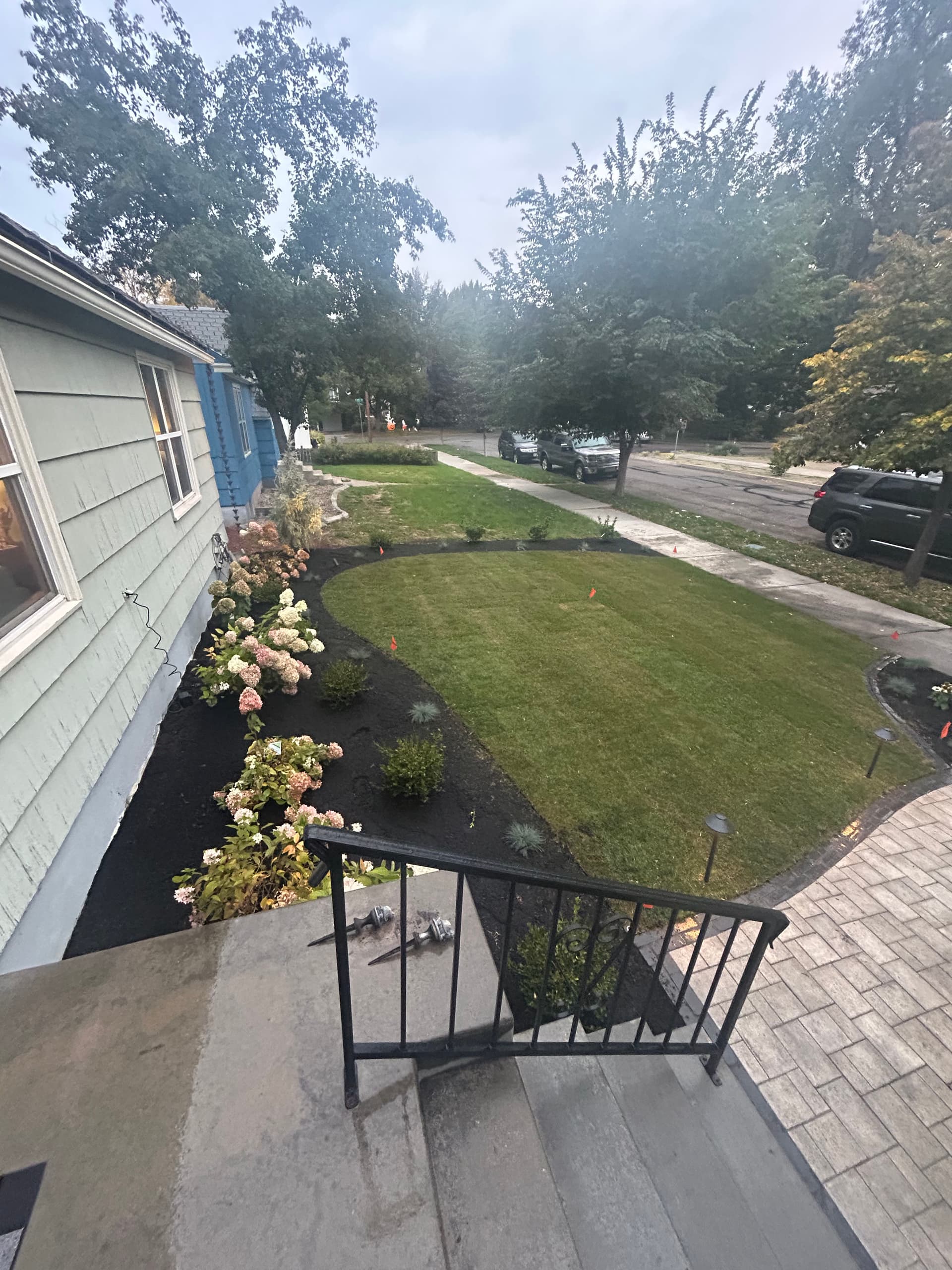 Gallery photos for Front Yard Landscaping and Lighting Completed: Image #2