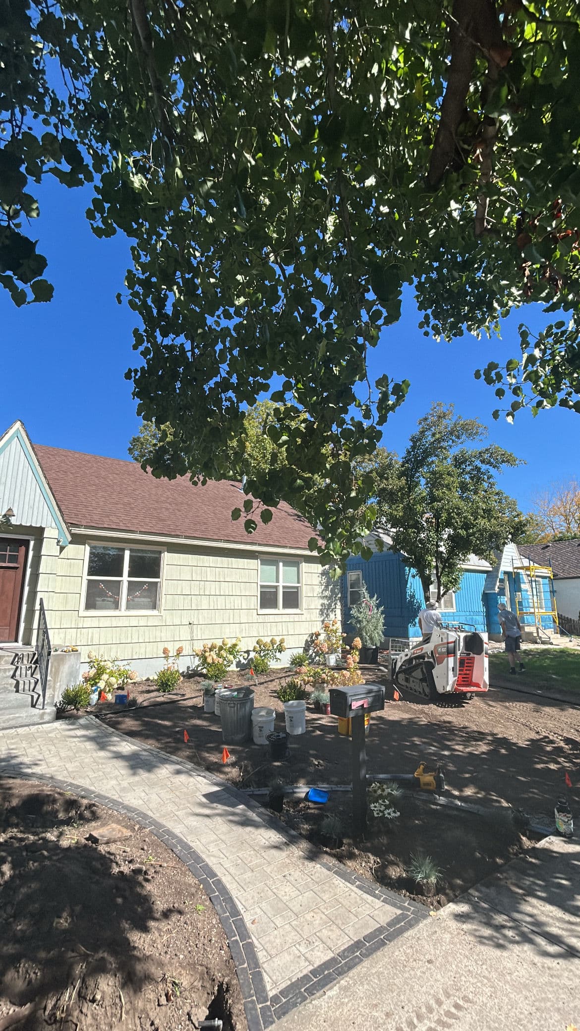 Gallery photos for Front Yard Landscaping and Lighting Completed: Image #4